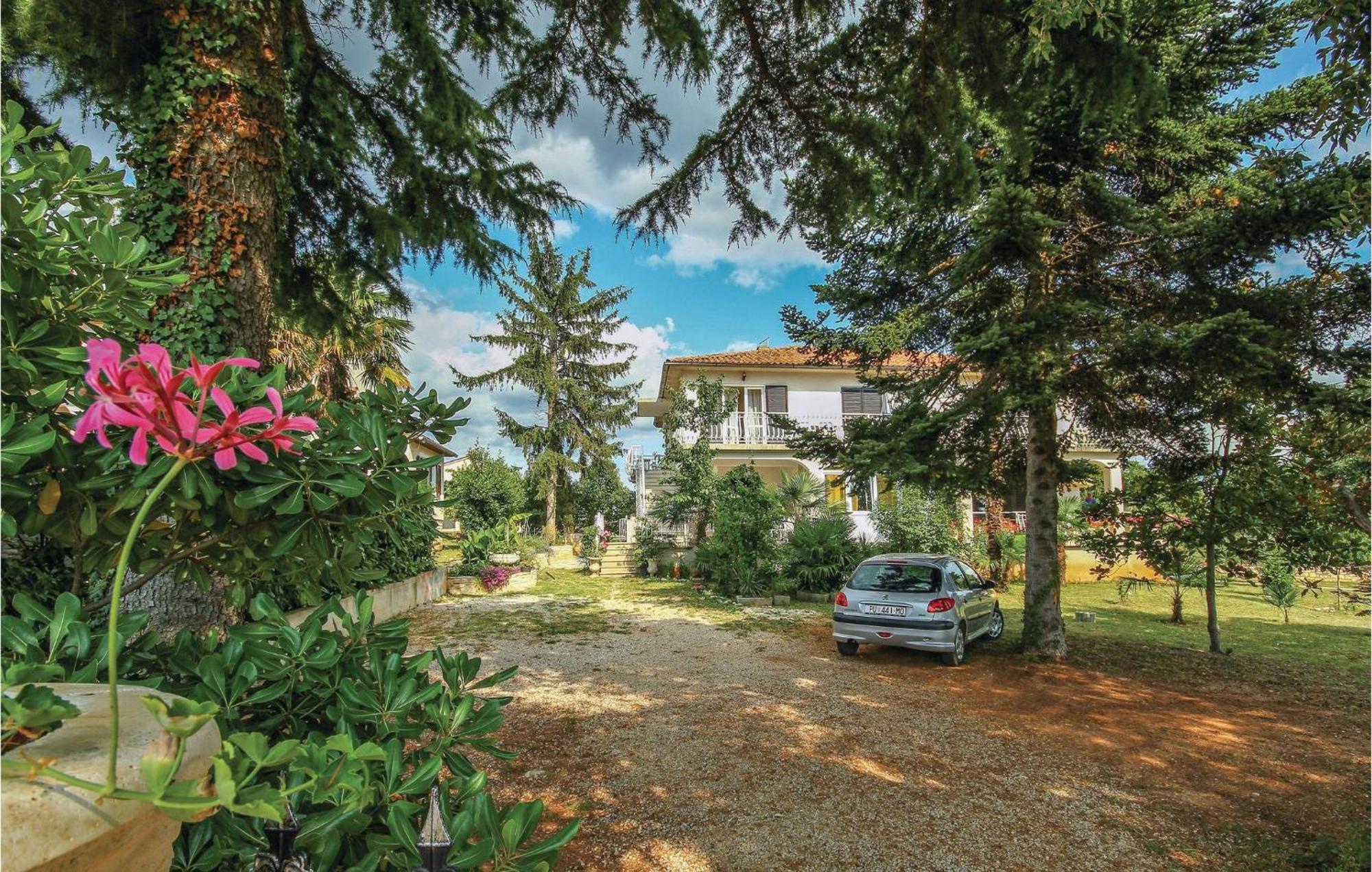 2 Bedroom Pet Friendly Apartment In Lovrecica Lovrečica Exterior foto